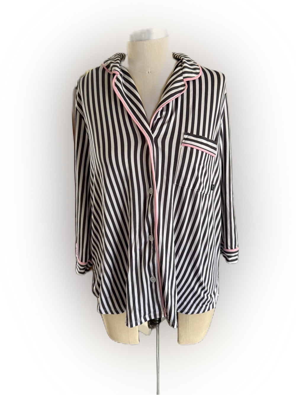 BNWT Simply Vera Vera Wang Long Sleeve Striped Pajama Top. Size Medium